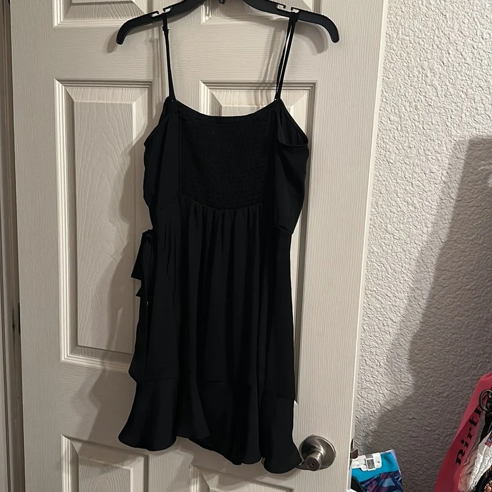 EXPRESS black size medium black side tie dress - Picture 3 of 4